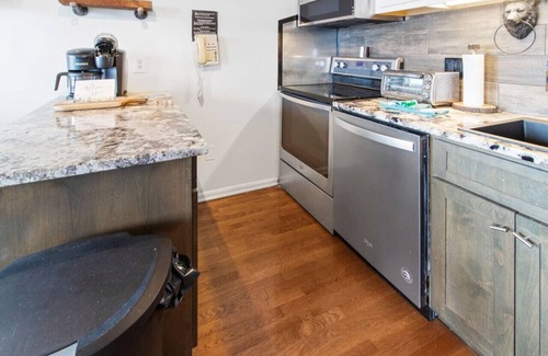 Snowshoe Apartment | ML194 1st Floor No Elevator Great Views Deck WiFi
