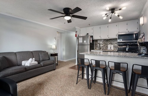 Snowshoe Condo | ML269| Ski In/Out | Mountain View | Sleeps 8