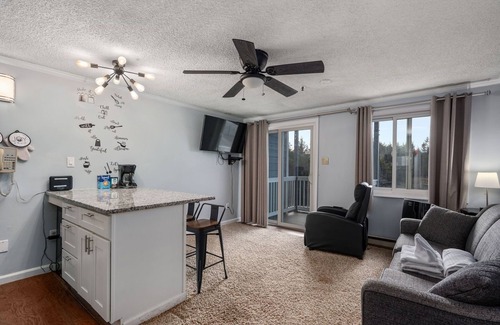 Snowshoe Condo | ML269| Ski In/Out | Mountain View | Sleeps 8