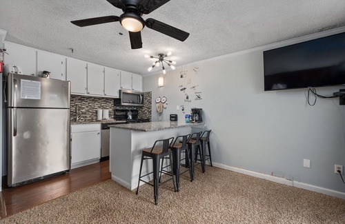 Snowshoe Condo | ML269| Ski In/Out | Mountain View | Sleeps 8