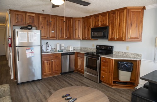 Snowshoe Condo | ML343| Ski-in/Ski-out 2BR Sunset View | Sleeps 8