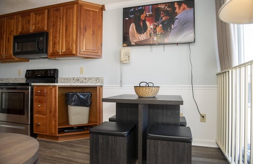 Snowshoe Condo | ML343| Ski-in/Ski-out 2BR Sunset View | Sleeps 8