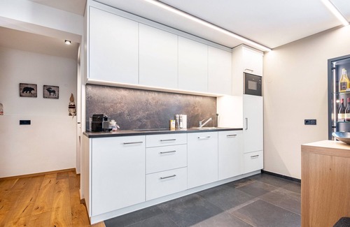 St. Valentin auf der Haide Ski Chalet | Modern Holiday Apartment Chalet Ortles with Mountain View and Wi-Fi