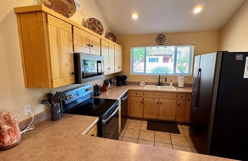 Moab South Valley House | Moab Rim Views! I Garage I Pool & Hot Tub I Pet Friendly I Trailer Parking
