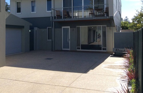 Moana House | Moana Beach “Elandra Beach House”