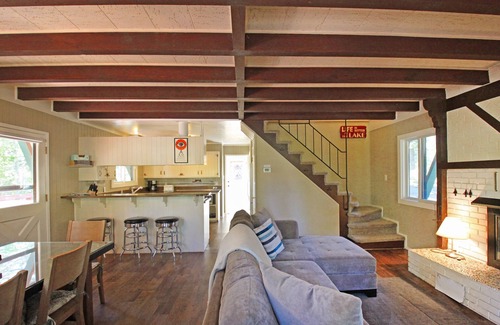 Chambers Lodge House | Moana Circle Chalet - Lakeside of highway - 2 bedroom 2 bath