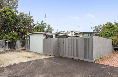 Ocean Grove Apartment | Moana I 5 Min walk to River & Beach