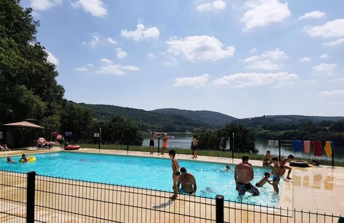 Lissac-sur-Couze House | Mobil-home Confort PMR 29m² (2bedroom) + LV + TV + semi-covered terrace 6m² 4 people. 6 people