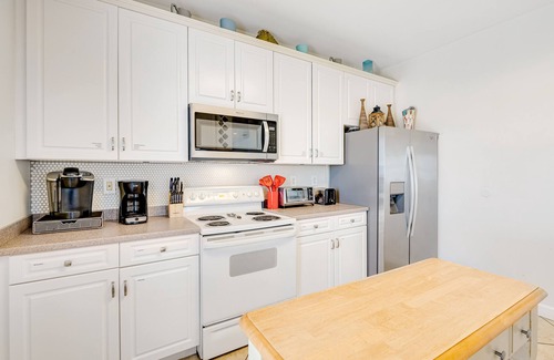 Fort Morgan Pines House | Mobile Bay Home w/Fishing Dock - 1 Block to Beach & Near Marina