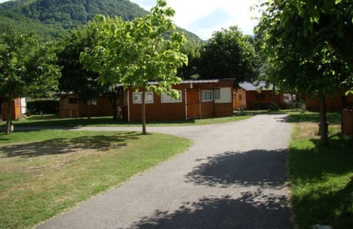 Les Cabannes House | Mobile home at the foot of the Beille plateau, nature campsite by the river