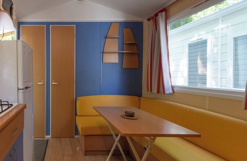 Lavilledieu House | Mobile Home 'Confort A - 1-6 Pers' with Shared Pool, Private Terrace and Shared Garden