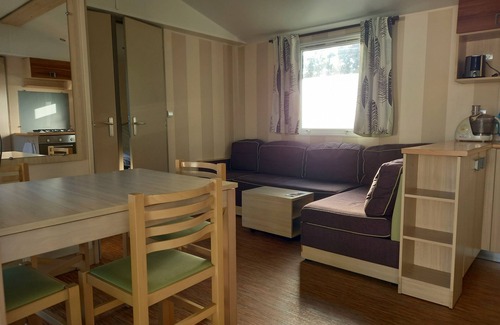 Jullouville House | Mobile home in campsite, ideal for families, close to beaches