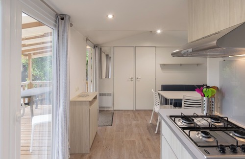 Lavilledieu House | Mobile Home 'Mobil-home B - 1-6 Pers' with Shared Pool, Private Terrace and Shared Garden