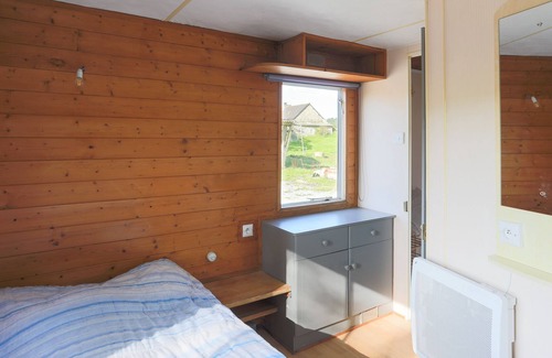 Canihuel House | Mobile Home 'Mobilhome Dans La Prairie' with Terrace, Garden & Wi-Fi