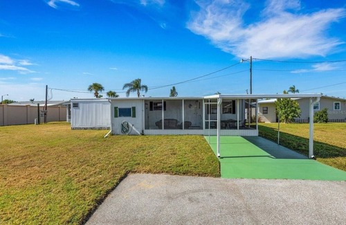South Bradenton House | Mobile home rental 3 month minimum,