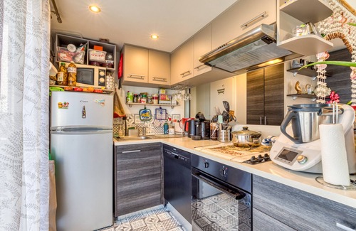 Perols House | Mobile Home "Tout Confort" with Shared Pool & Private Terrace