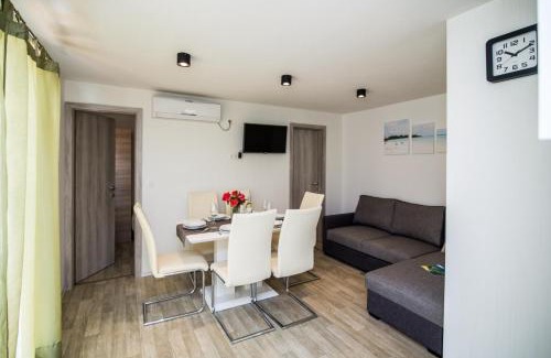 Dobropoljana Resort | Mobile Homes Pine Tree