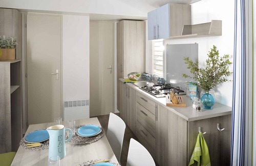 Balatonfured House | Mobilehome with air conditioning, terrace and pool