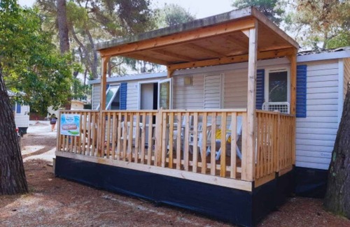 Balatonfured House | Mobilehome with air conditioning, terrace and pool