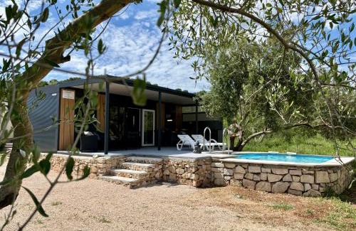 Tkon House | Mobilhome-Kroatien DELUXE Mobilhome & privatem Meerwasserpool Insel Pašman