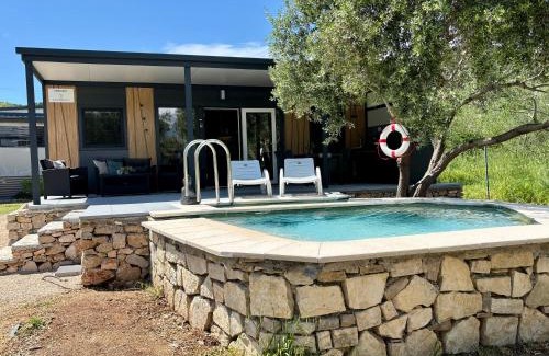 Tkon House | Mobilhome-Kroatien DELUXE Mobilhome & privatem Meerwasserpool Insel Pašman