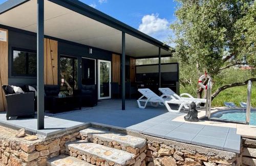 Tkon House | Mobilhome-Kroatien DELUXE Mobilhome & privatem Meerwasserpool Insel Pašman