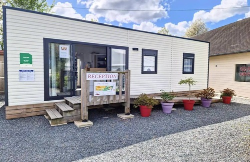 Balleroy House | Mobilhome Nirvana 4 Schlafzimmer + 1 Badezimmer - 40 m2 + halb überdachte Terrasse 8 Personen