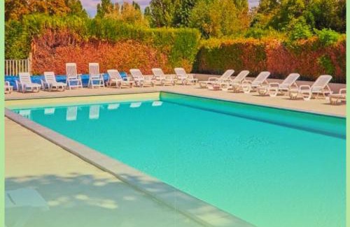 Ivry-la-Bataille Other | Mobilhomes Cozy 2 ou 3 chambres en bordure d'étang Camping 3 étoiles