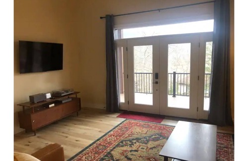 Bedford House | Mod Mountain Hideaway near Bedford Springs Hotel