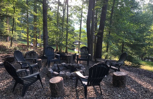 Bedford House | Mod Mountain Hideaway near Bedford Springs Hotel