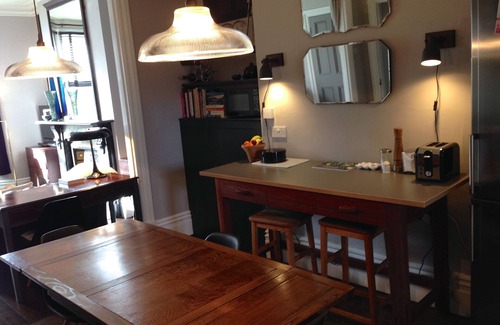 Oxford Apartment | Mod Victoriana - walk to city centre