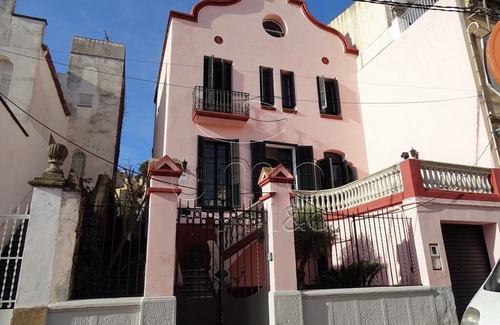 Sant Andreu de Llavaneres House | Modernist mansion of stately bearing in the Center of Sant Andreu de Llavaneres