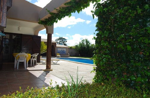 Lagos Villa | Modern Villa with large garden areas private Swimmg-pool .