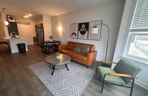 Broad Ripple Apartment | Modern 1 Bd on the Monon Trail w/Free Parking