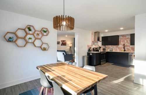 Diamond Hill Apartment | Modern 1-Bed Condo | OPEN POOL with City Access
