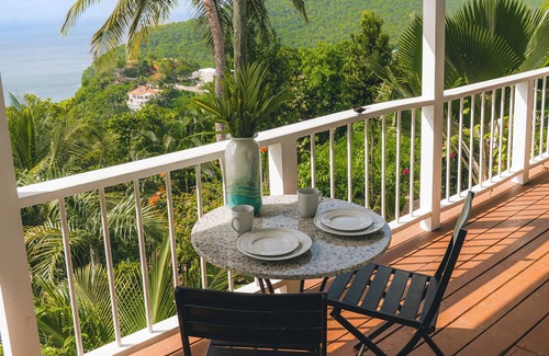Marigot Bay Cottage | Modern 1 bed guesthouse with pool and ocean view!