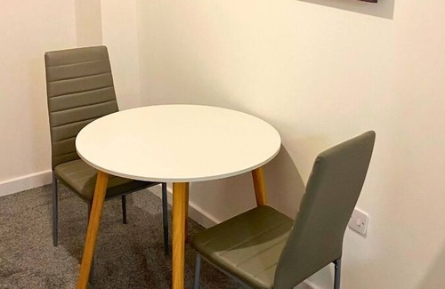St Helens Apartment | Modern 1 Bedroom Apartment | Free WiFi | Perfect for Solo or Business Stay