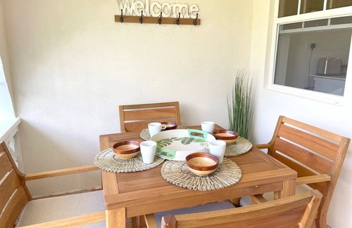 Sunset Crest Apartment | Modern 1 bedroom Apartment - 5 mins walk to BEACH