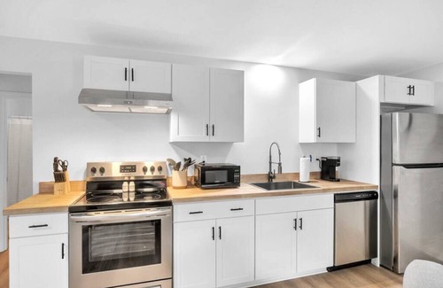 Augusta Apartment | Modern 1 bedroom in the heart of Augusta