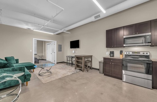 Waldron Apartment | Modern 1-Bedroom Near Airport Free Parking & WiFi Clean and Comfortable Living