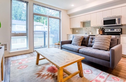 Mercer Island Apartment | Modern 1 Bedroom on Mercer Island