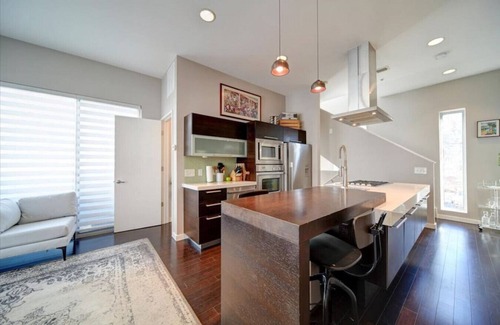 Wesley Heights House | Modern 1-BR Condo — Stylish Stay Near Uptown CLT!