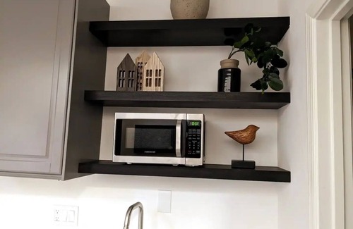 Waverly Park House | Modern 1-Br Oasis, Close to Tech Giants+Investors!