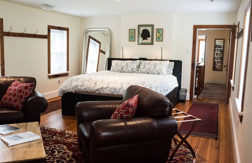 Luray Other | Modern 1850s Luray Farmhouse, Near Shenandoah National Park, Lake Arrowhead
