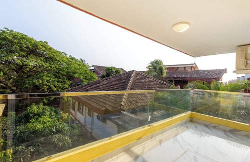 Carmona Apartment | Modern 1BHK Condo W/S. Pool, 3m. Walk To Beach