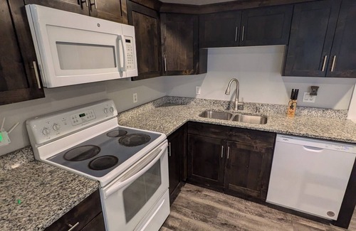 American Fork Apartment | Modern 1BR by Silicon Slopes – Workspace & 65” TV
