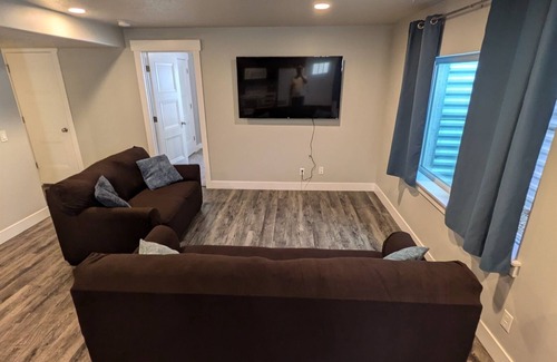 American Fork Apartment | Modern 1BR by Silicon Slopes – Workspace & 65” TV