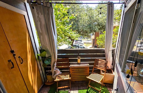 Riverside Condo | Modern 1BR Condo Minutes from Downtown Austin with Pool, Patio, Workspace & Luxe mattress
