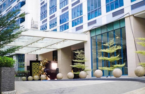 Lahug Condo | Modern 1BR Corner Unit, Pool & Gym Overlooking Cebu City Skyline - Cebu IT Park
