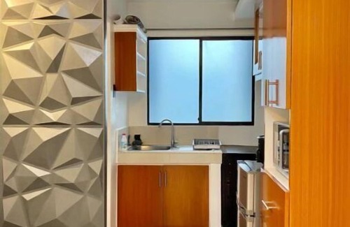 Talomo District Apartment | Modern 1BR King Bed near SM Mall